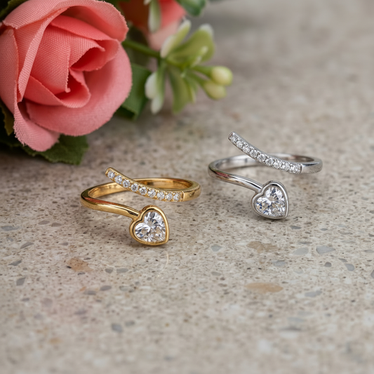 AMY CONTRARIE' ~ ARGENTO 925 ~ Anello in ARGENTO 925 con cuore in cubic zirconia regolabile