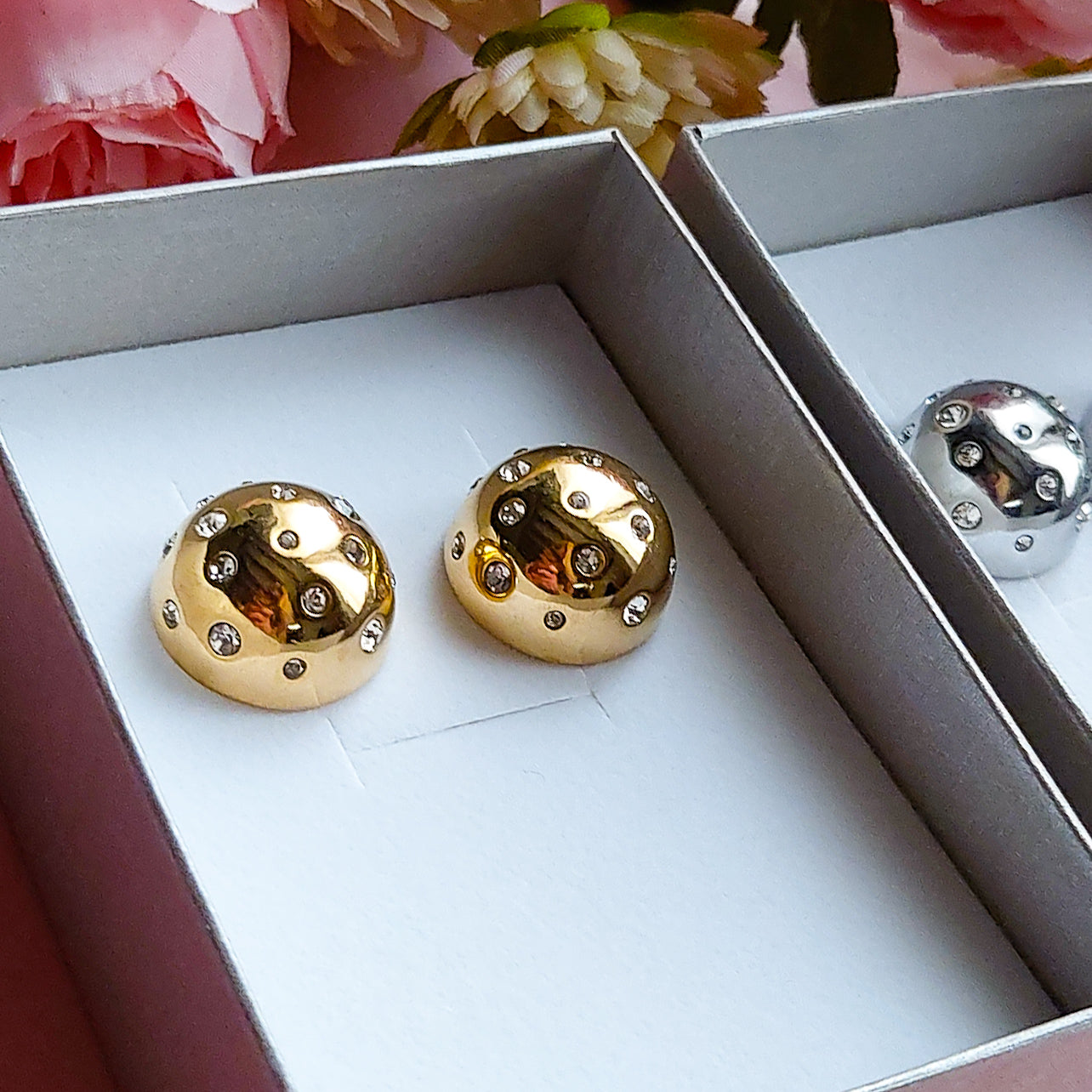 VIVIENNE CRYSTAL - ACCIAIO INOSSIDABILE ~ Paio Orecchini bottone + cubic zirconia