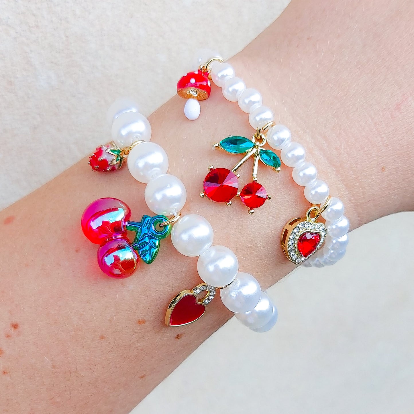 CHERRY HEART - ACCIAIO inossidabile - Bracciale perle e charms ciliegie - cuore - mix zirconati