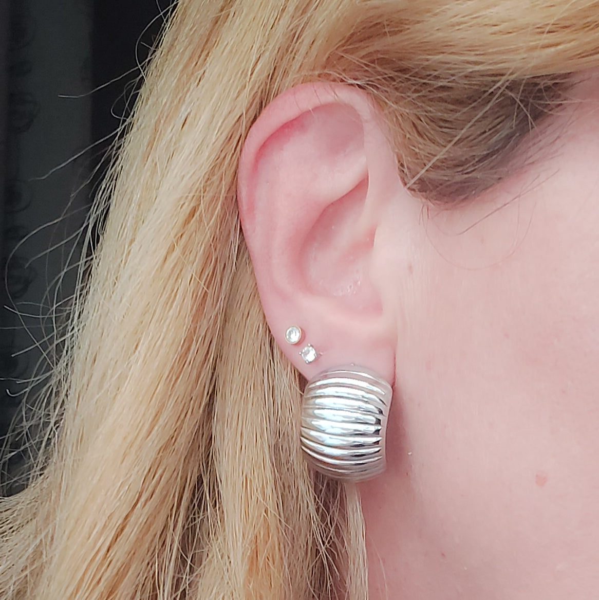 ANNABELLE rigati new style - ACCIAIO INOSSIDABILE ~ Paio Orecchini bottone vintage