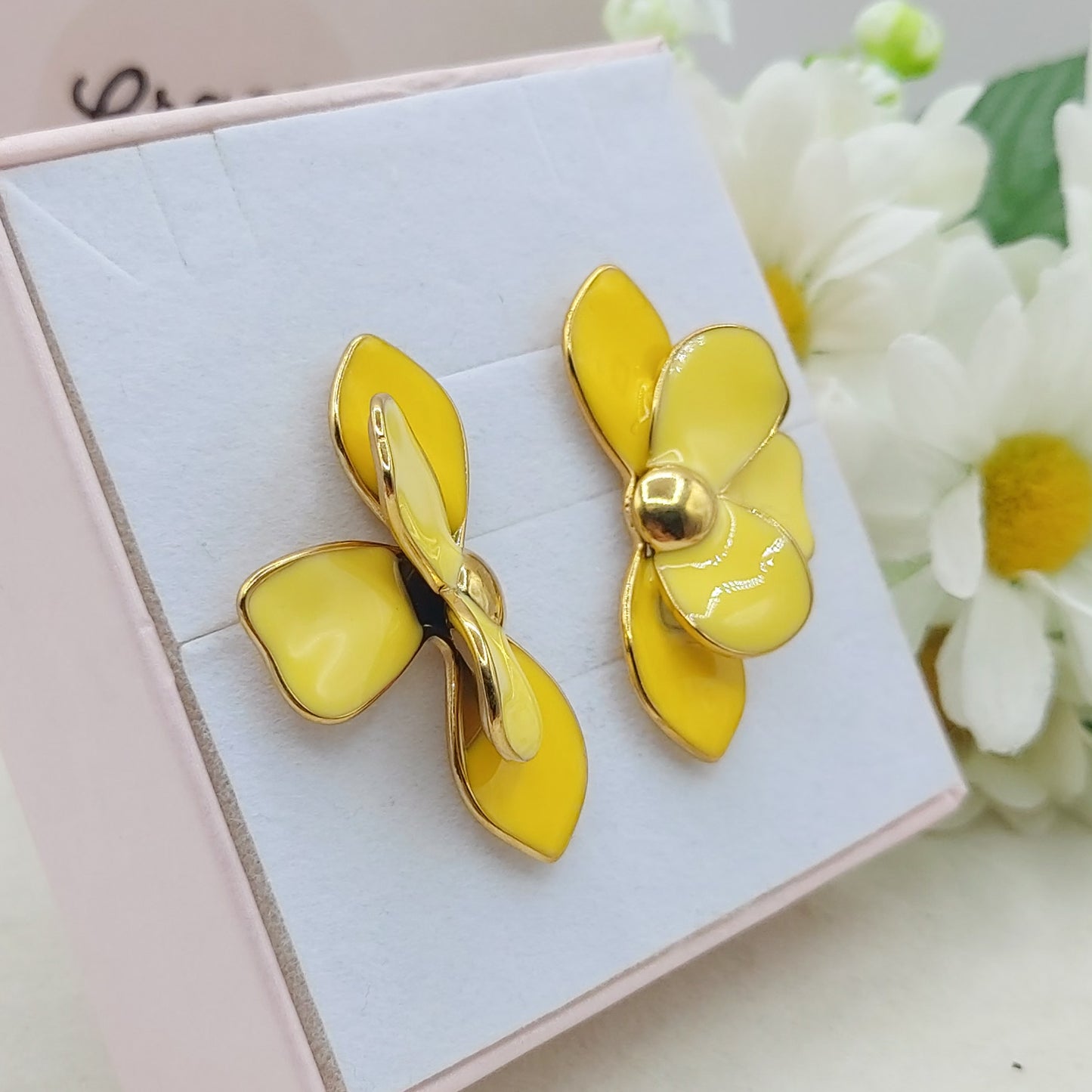 MEADOW paio ORECCHINI smaltati a bottone con petali in acciaio inossidabile a forma di fiore