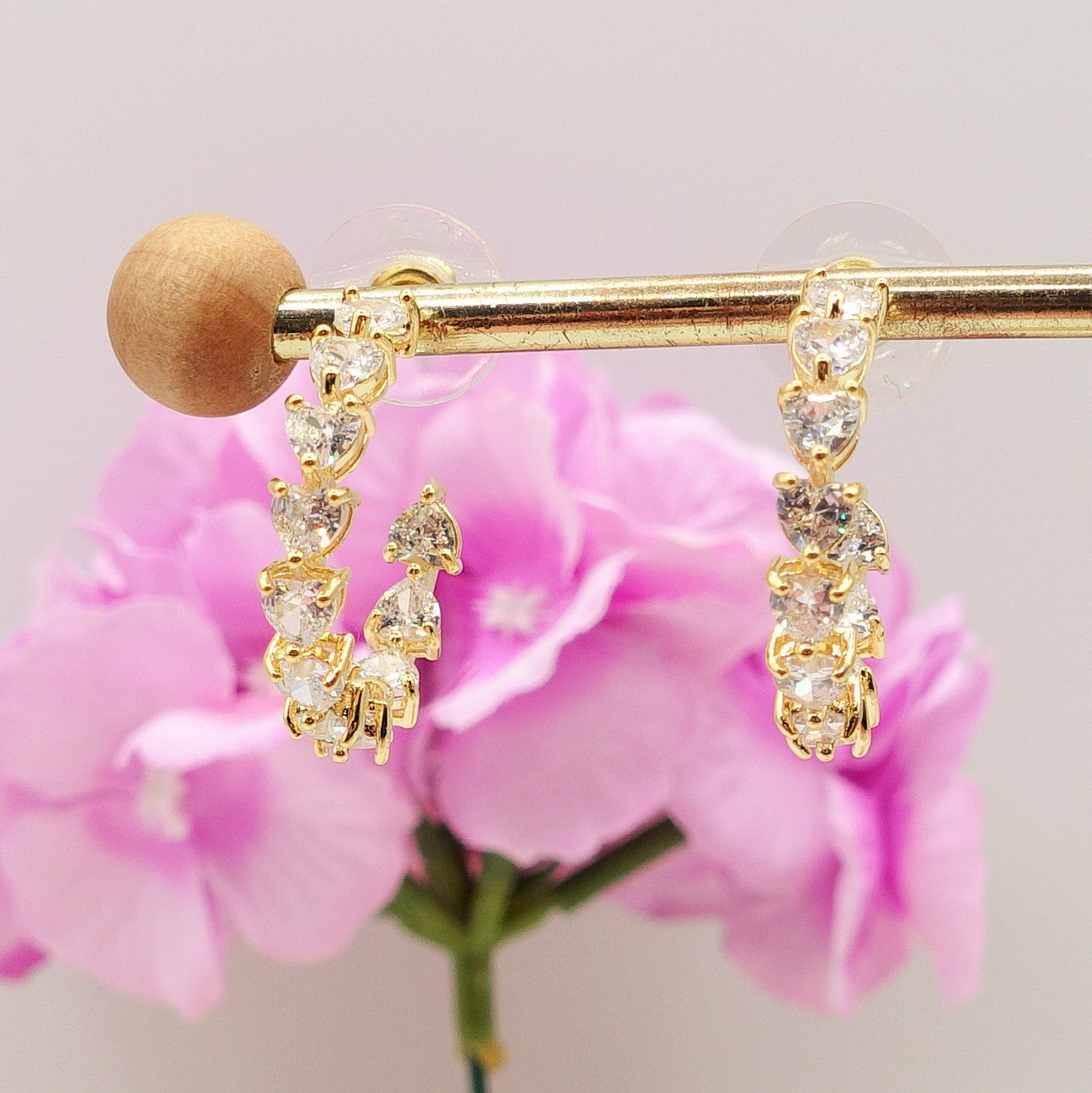 CHERIE - HOOPS 2.5 cm -orecchini a cerchio con zirconi a cuore