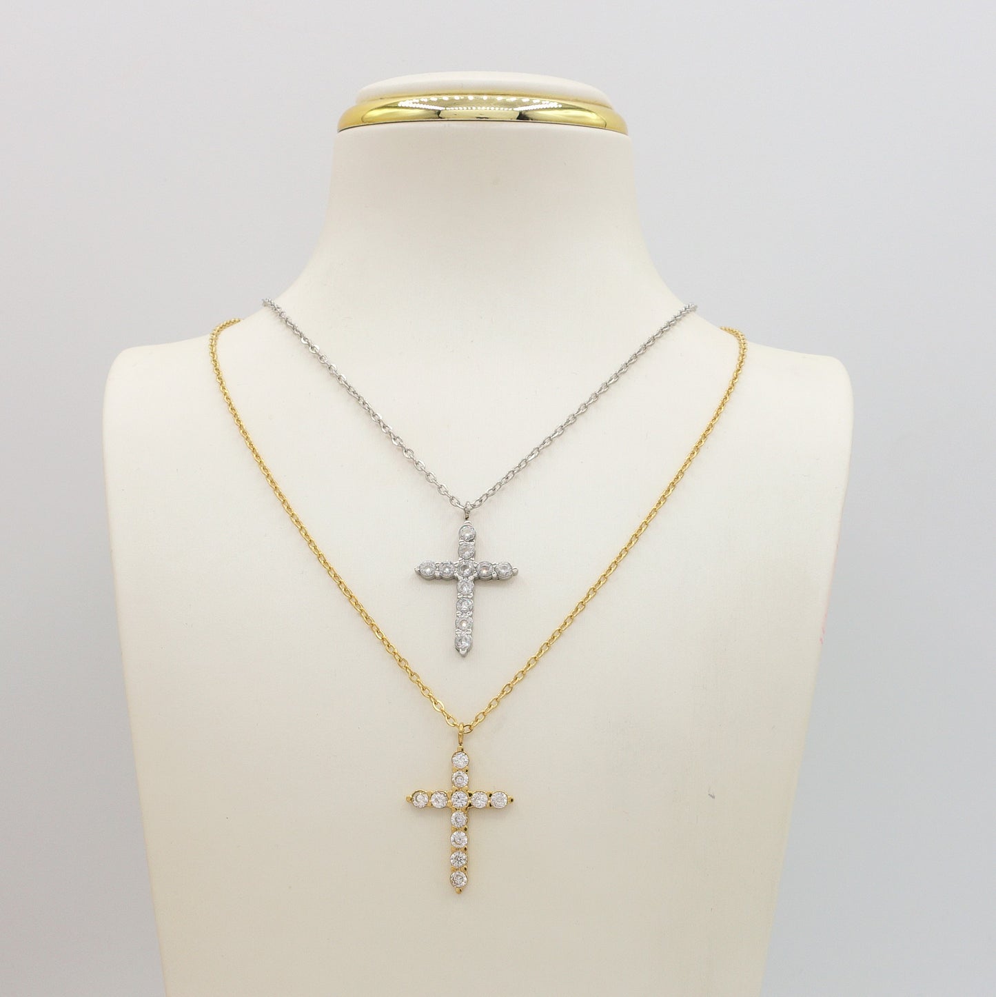 SHERYL - ACCIAIO INOSSIDABILE- Collana con pendente croce in cubic zirconia