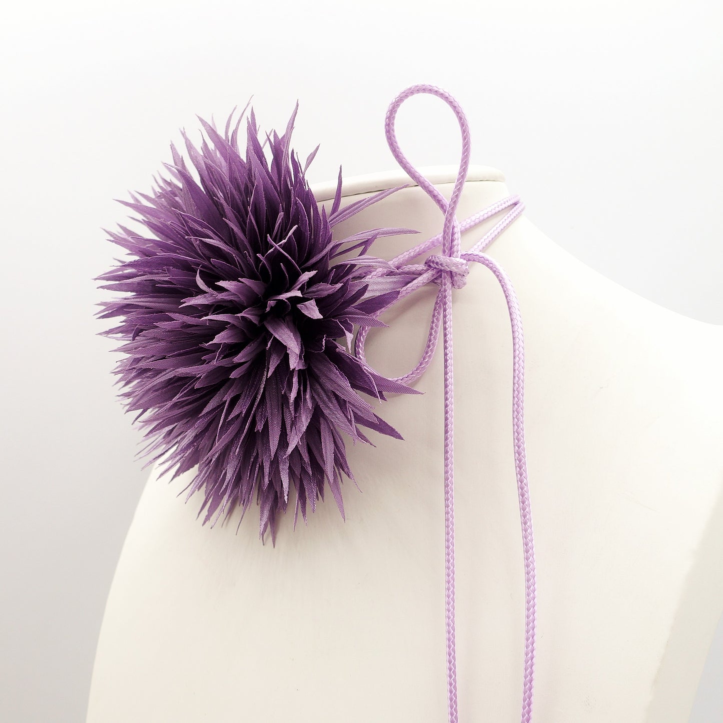 SIVIGLIA - Collana con maxi fiore in organza e cordino