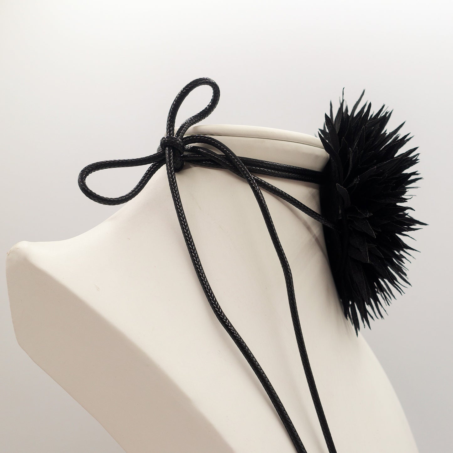 SIVIGLIA - Collana con maxi fiore in organza e cordino