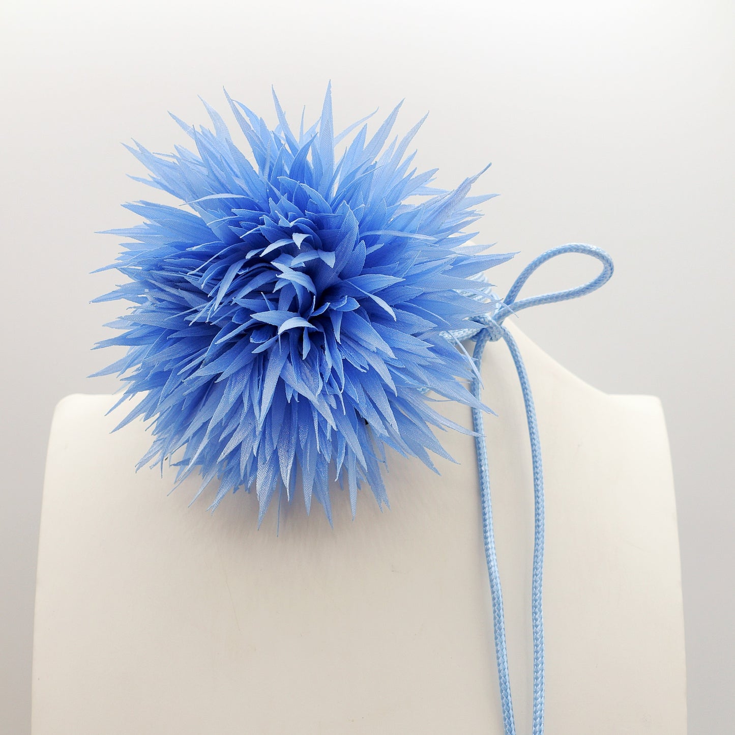 SIVIGLIA - Collana con maxi fiore in organza e cordino