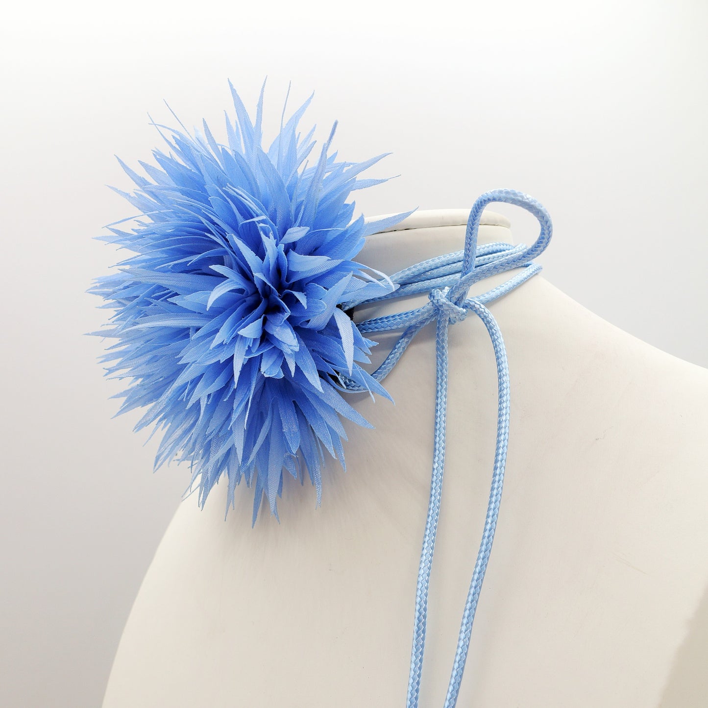 SIVIGLIA - Collana con maxi fiore in organza e cordino