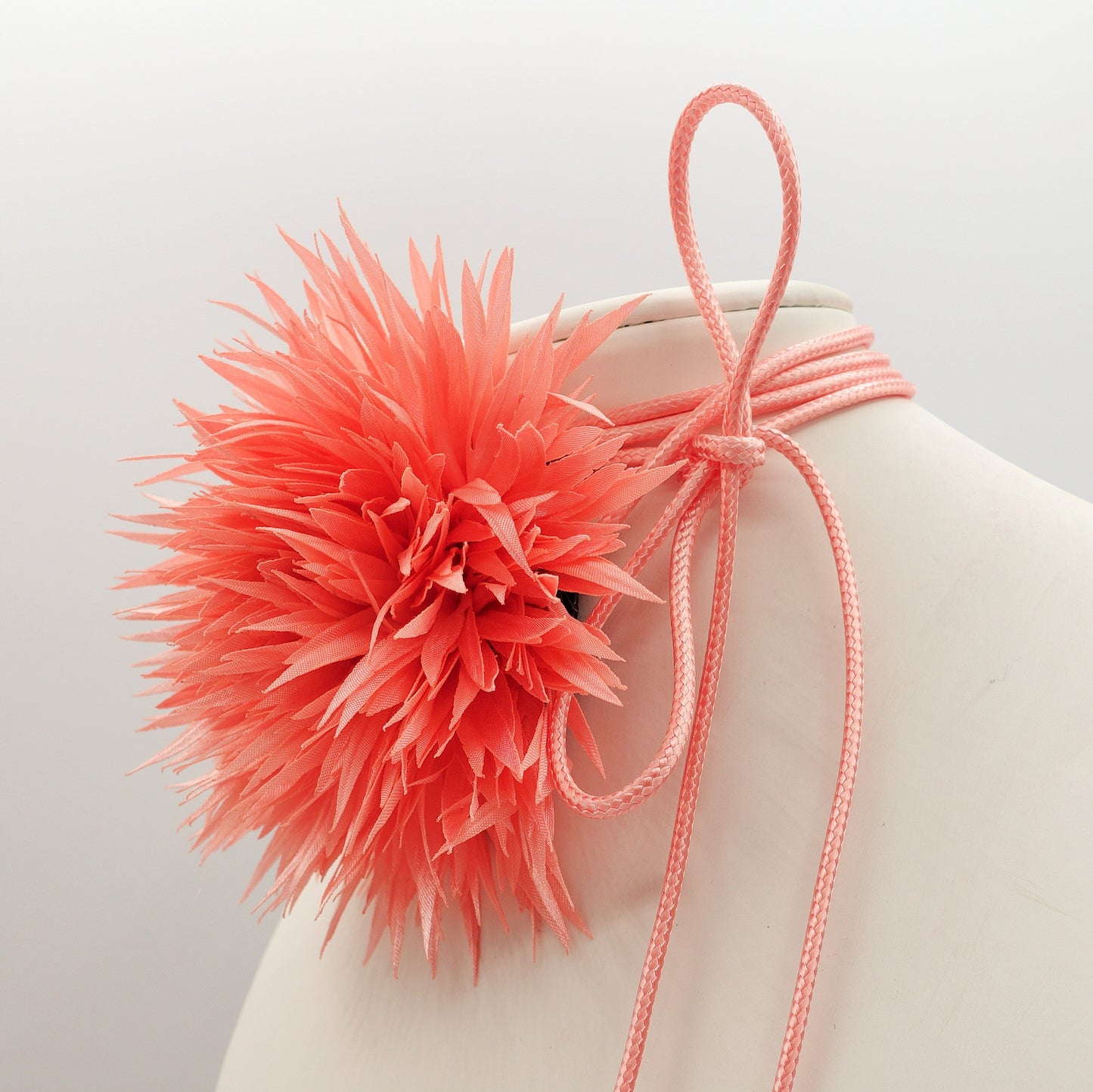SIVIGLIA - Collana con maxi fiore in organza e cordino