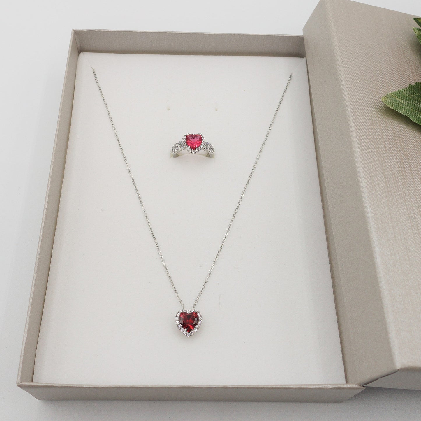 DIANA -" RED Set"- collana zirconi + orecchini e anello zirconia