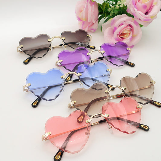 ADELINE - Occhiali da sole a cuore UV400 con custodia