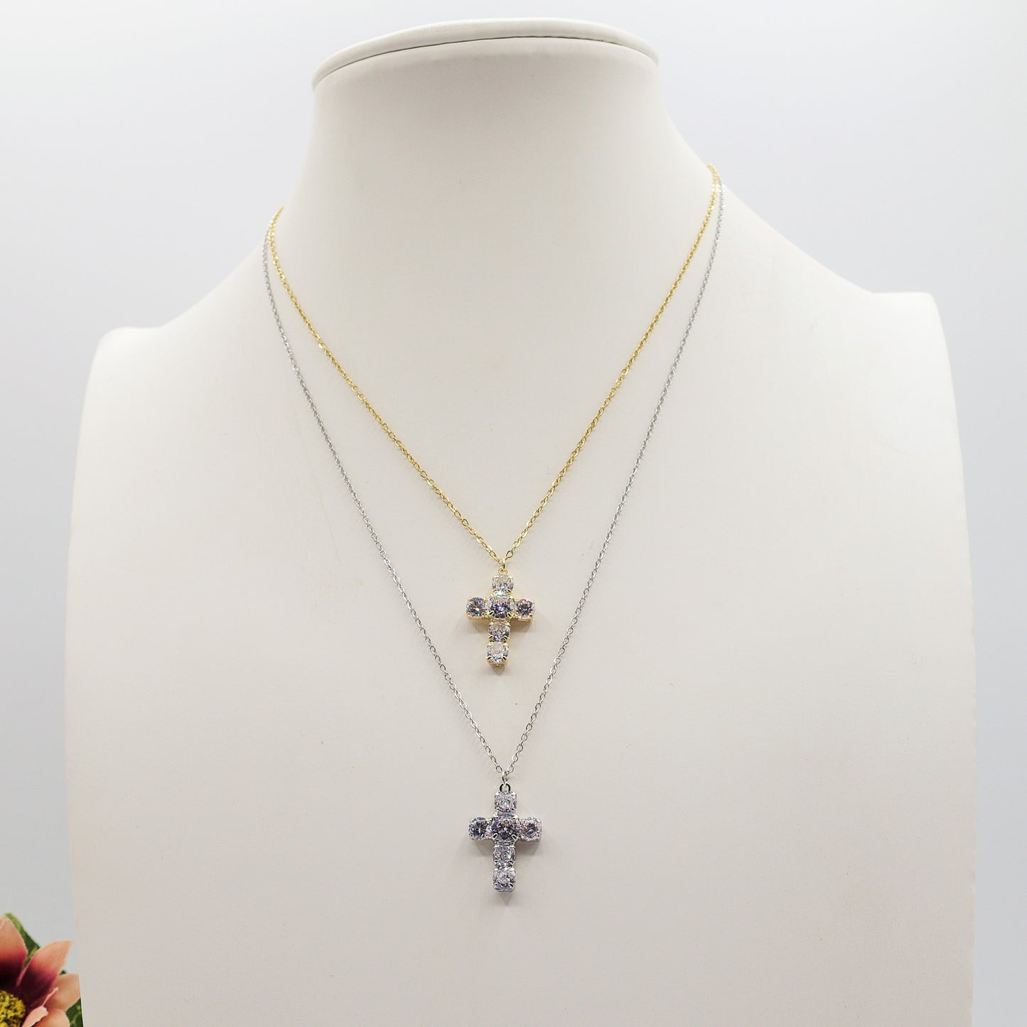 SYLVIE - MINI - ACCIAIO INOSSIDABILE- Collana con pendente croce in cubic zirconia