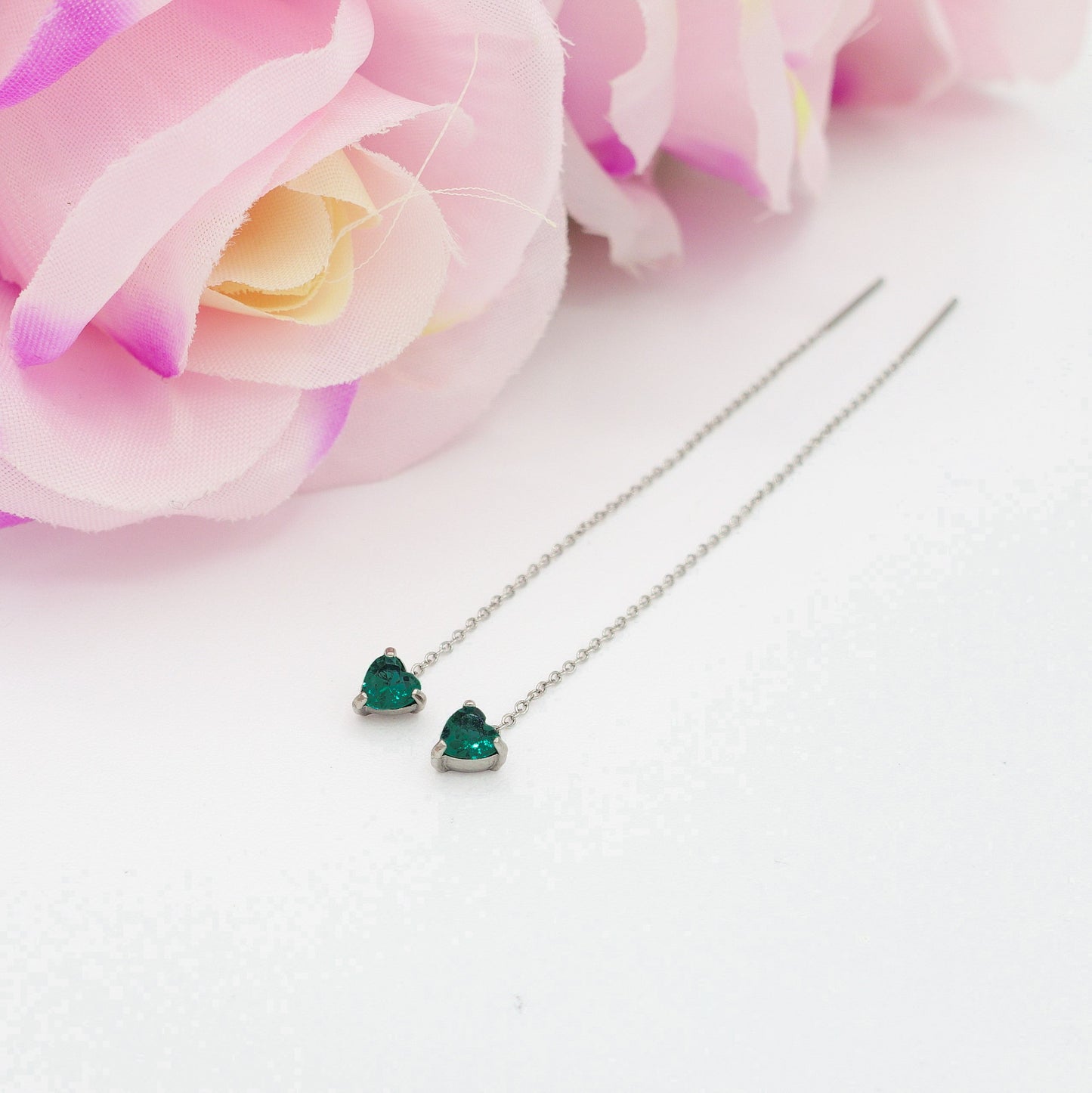 SHINY CUORE Rainbow - Acciaio inossidabile ~ PAIO Orecchini filo pendenti con cubic zirconia a cuore - Saliscendi -