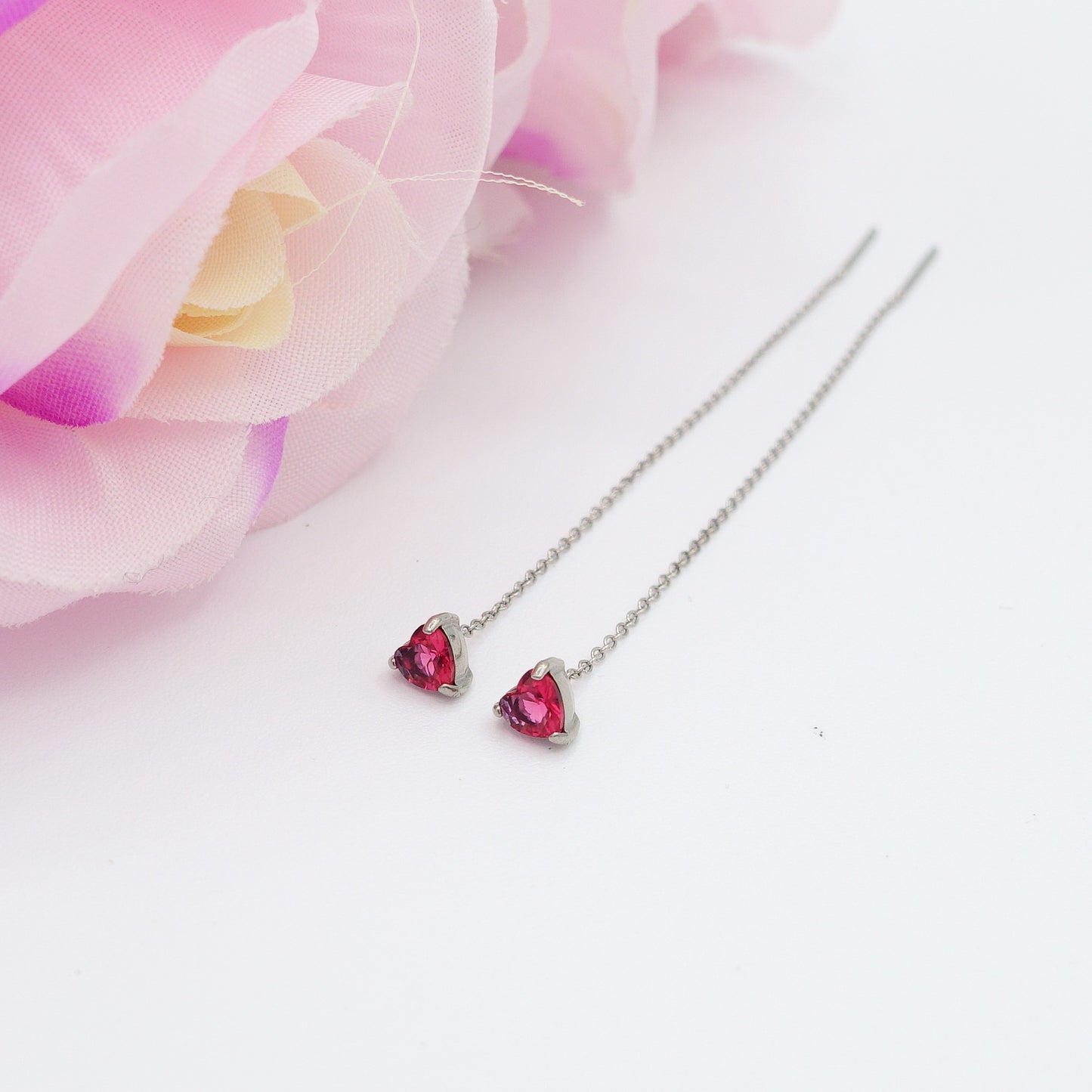 SHINY CUORE Rainbow - Acciaio inossidabile ~ PAIO Orecchini filo pendenti con cubic zirconia a cuore - Saliscendi -