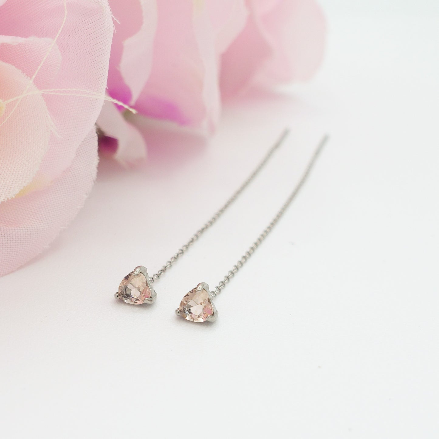 SHINY CUORE Rainbow - Acciaio inossidabile ~ PAIO Orecchini filo pendenti con cubic zirconia a cuore - Saliscendi -