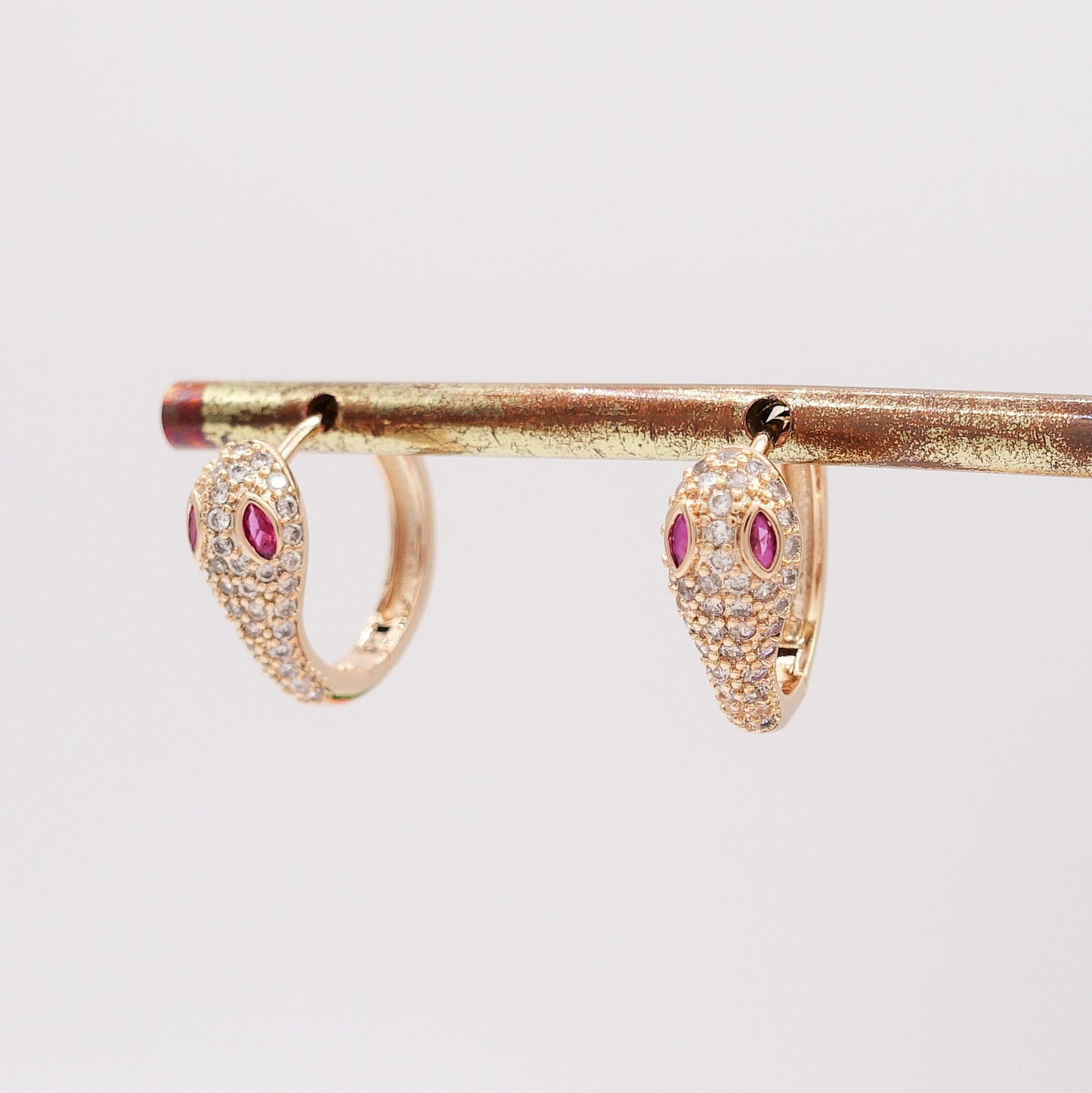 BELINDA- Orecchini cerchi serpente cubic zirconia