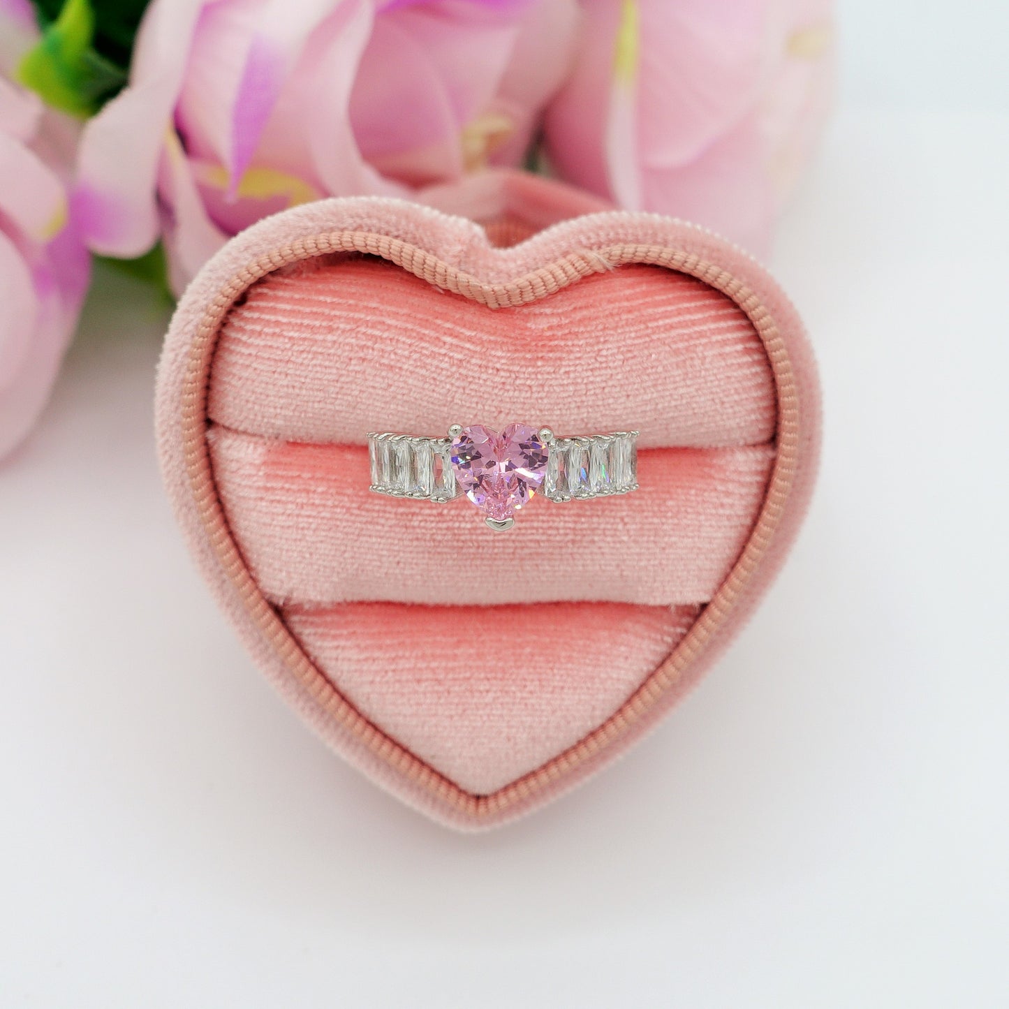 JULIANNE BIG HEART ~ Anello in cubic zirconia taglio baguette e cuore