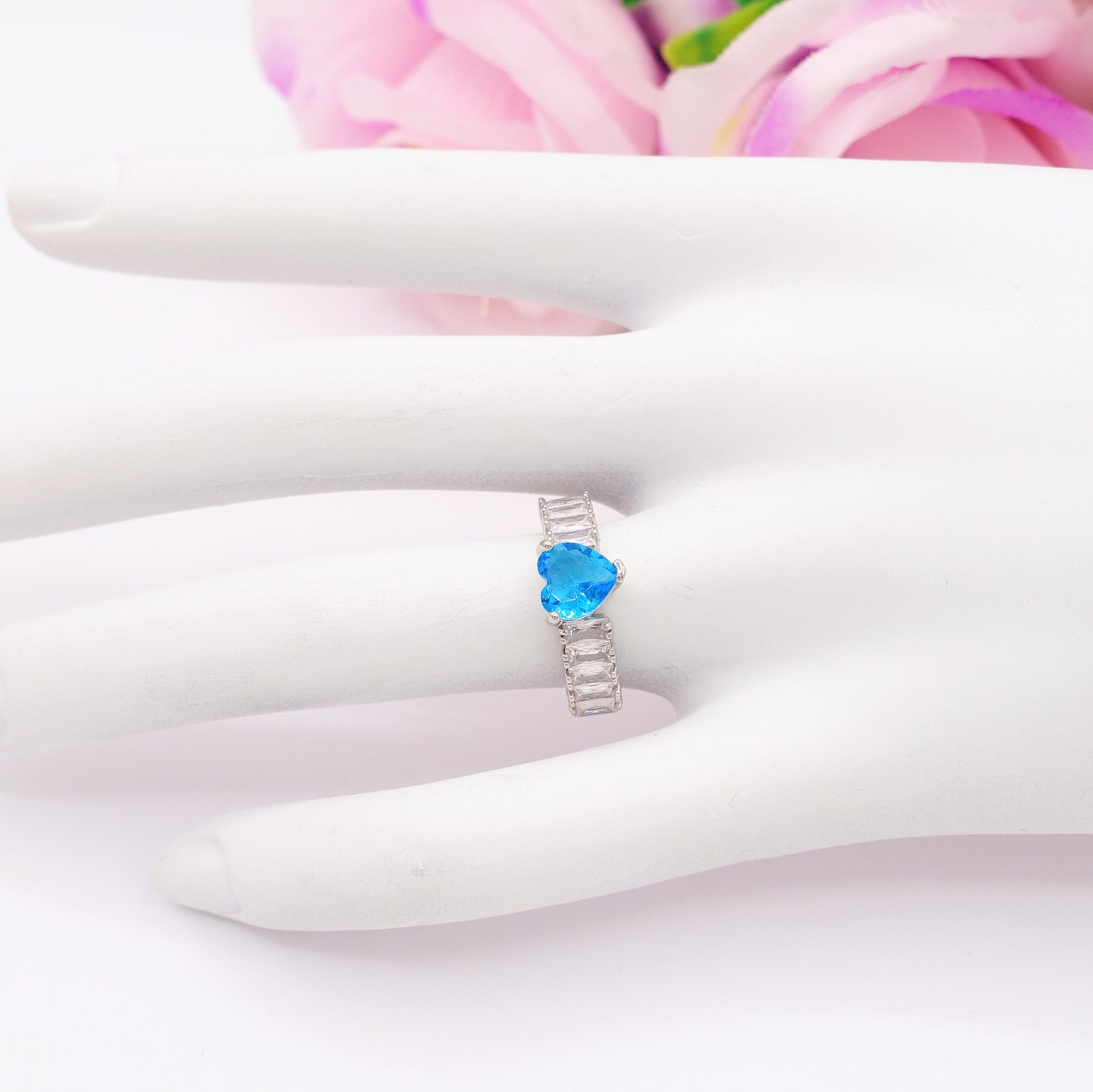 JULIANNE BIG HEART ~ Anello in cubic zirconia taglio baguette e cuore