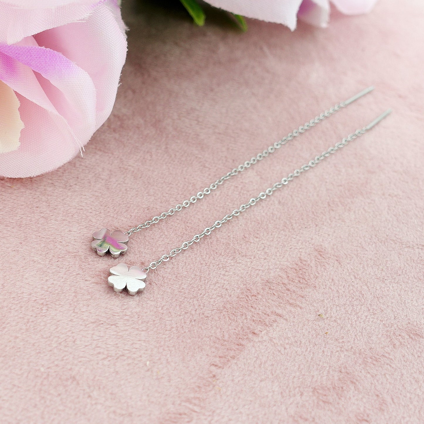 SHINY CLOVER - ACCIAIO inossidabile ~ Paio Orecchini filo pendenti con cubic zirconia - saliscendi