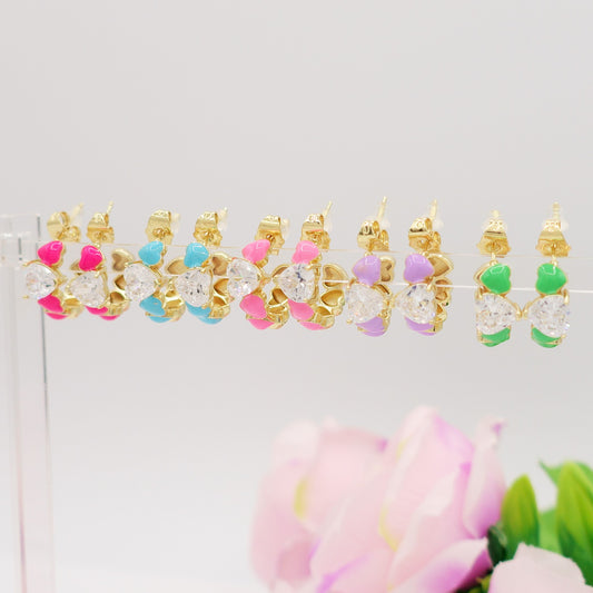 CLAIRE hoops COLOURS - PAIO Orecchini a cerchio con cuoricini bombè smaltati e Cubic Zirconia a forma di cuore