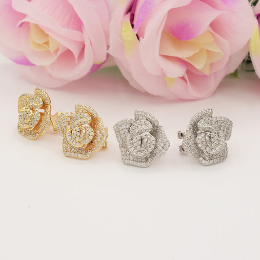 CAMELIA CRYSTAL ~ orecchini bottone con fiore zirconato in cubic zirconia