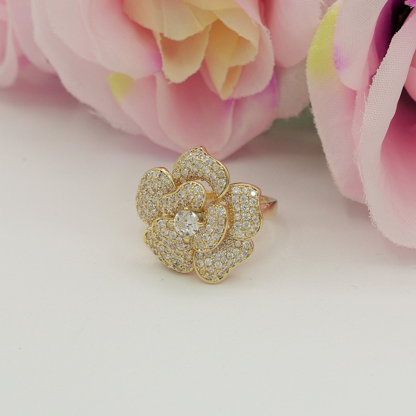 CAMELIA CRYSTAL RING - Anello regolabile con fiore zirconato in Cubic Zirconia