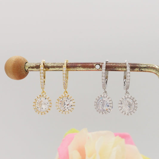 DELILAH ~ Orecchini mini cerchio con pendente in Cubic Zirconia rotondo