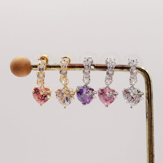 HELENA ~ Orecchini mini cerchio con cuore XL in Cubic Zirconia