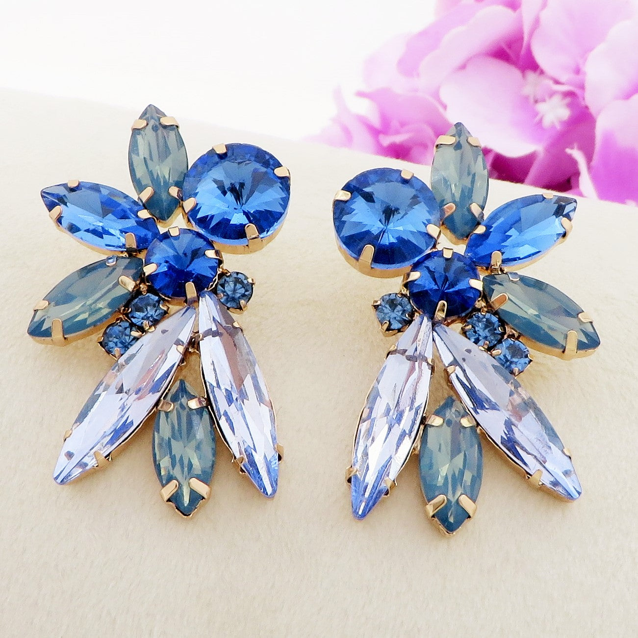 SCARLETT - Orecchini a bottone con pietre sfaccettate e Cubic Zirconia