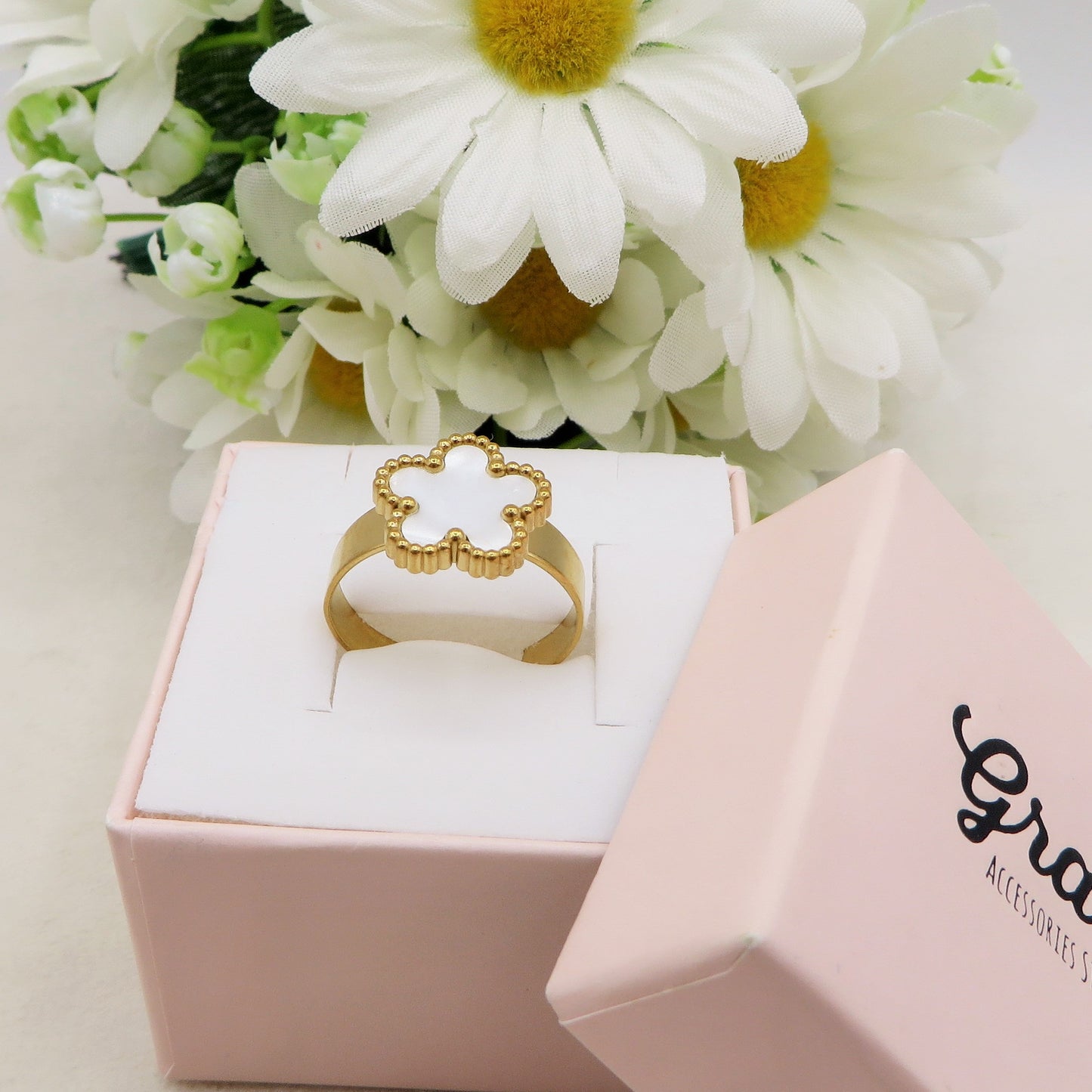 LILY ~ Anello fiore in madreperla in ACCIAIO INOSSIDABILE