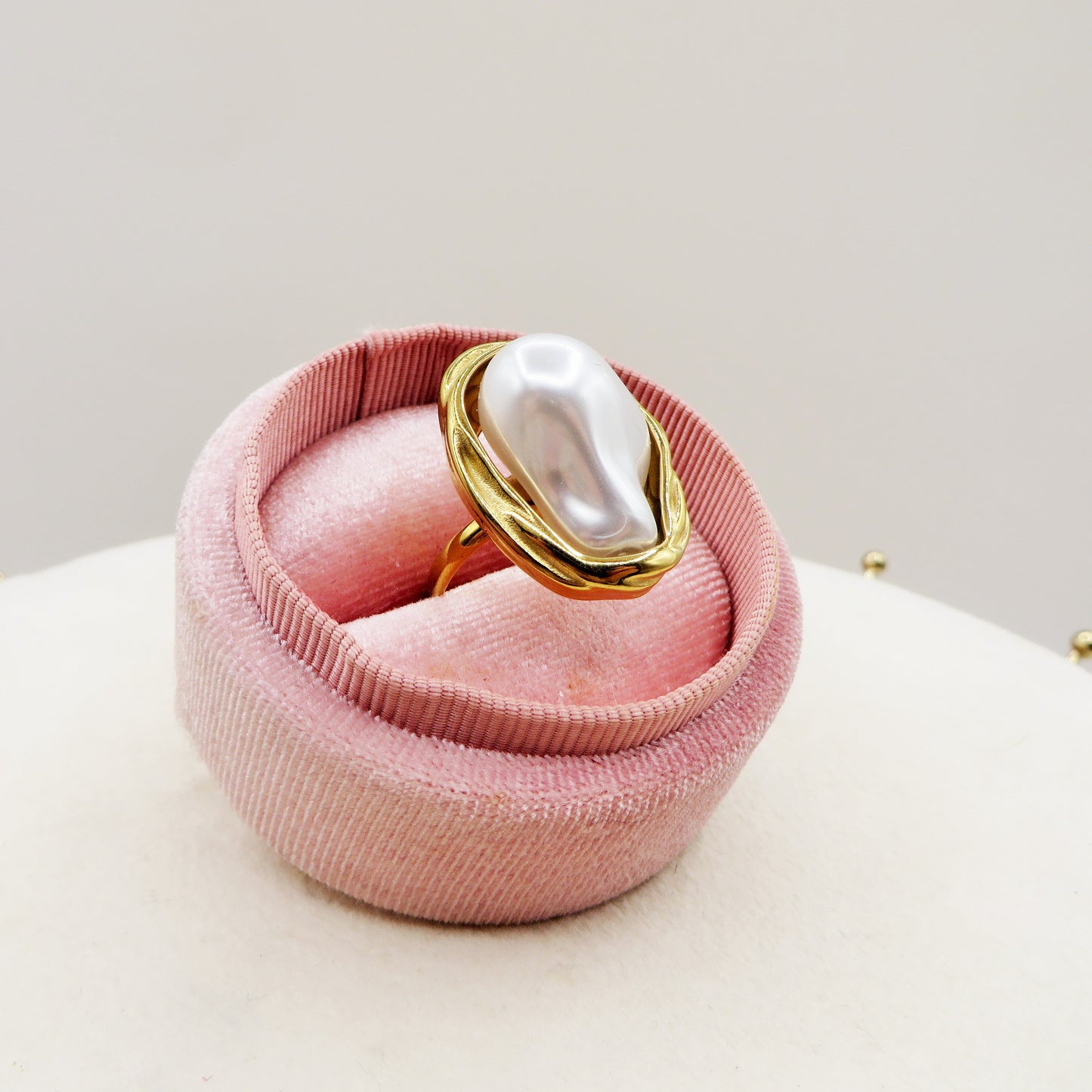 IRIS BAROQUE PEARL - Anello regolabile in ACCIAIO inossidabile con perla maxi barocca