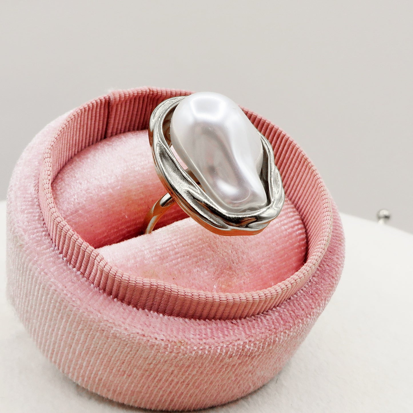 IRIS BAROQUE PEARL - Anello regolabile in ACCIAIO inossidabile con perla maxi barocca