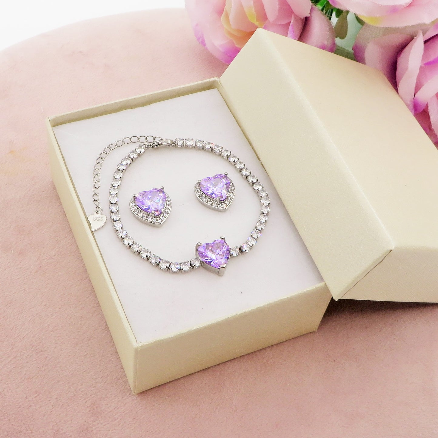 TIANA ~Orecchini a bottone con cubic zirconia a forma di cuore