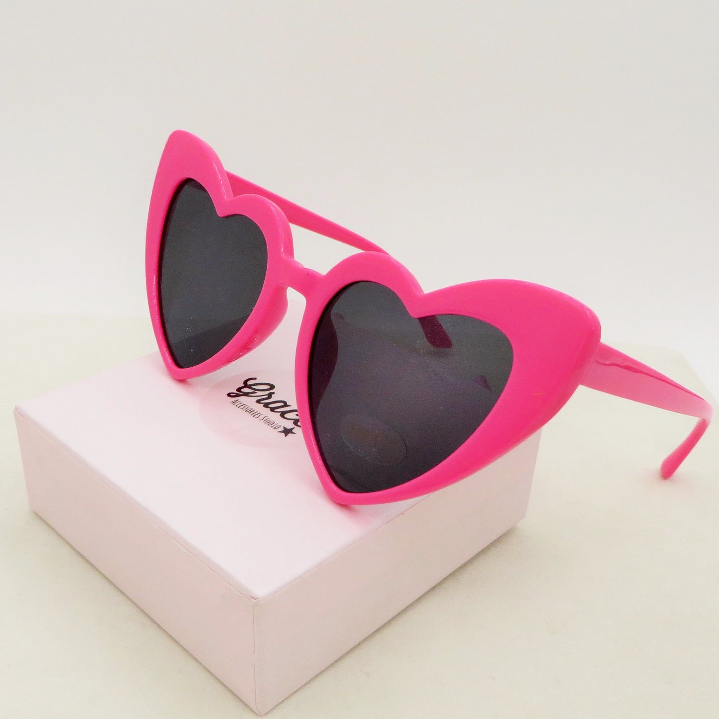BETH - Occhiali da sole a cuore UV400 con custodia