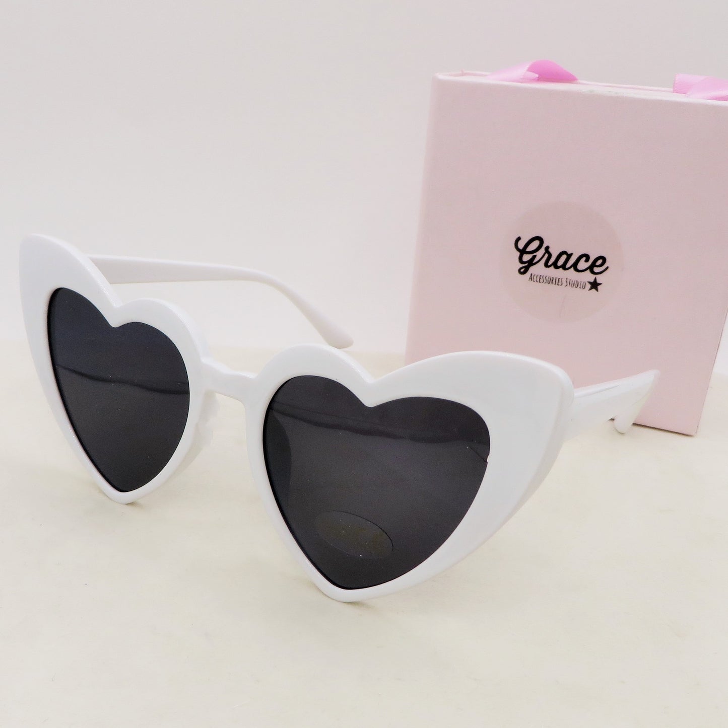 BETH - Occhiali da sole a cuore UV400 con custodia