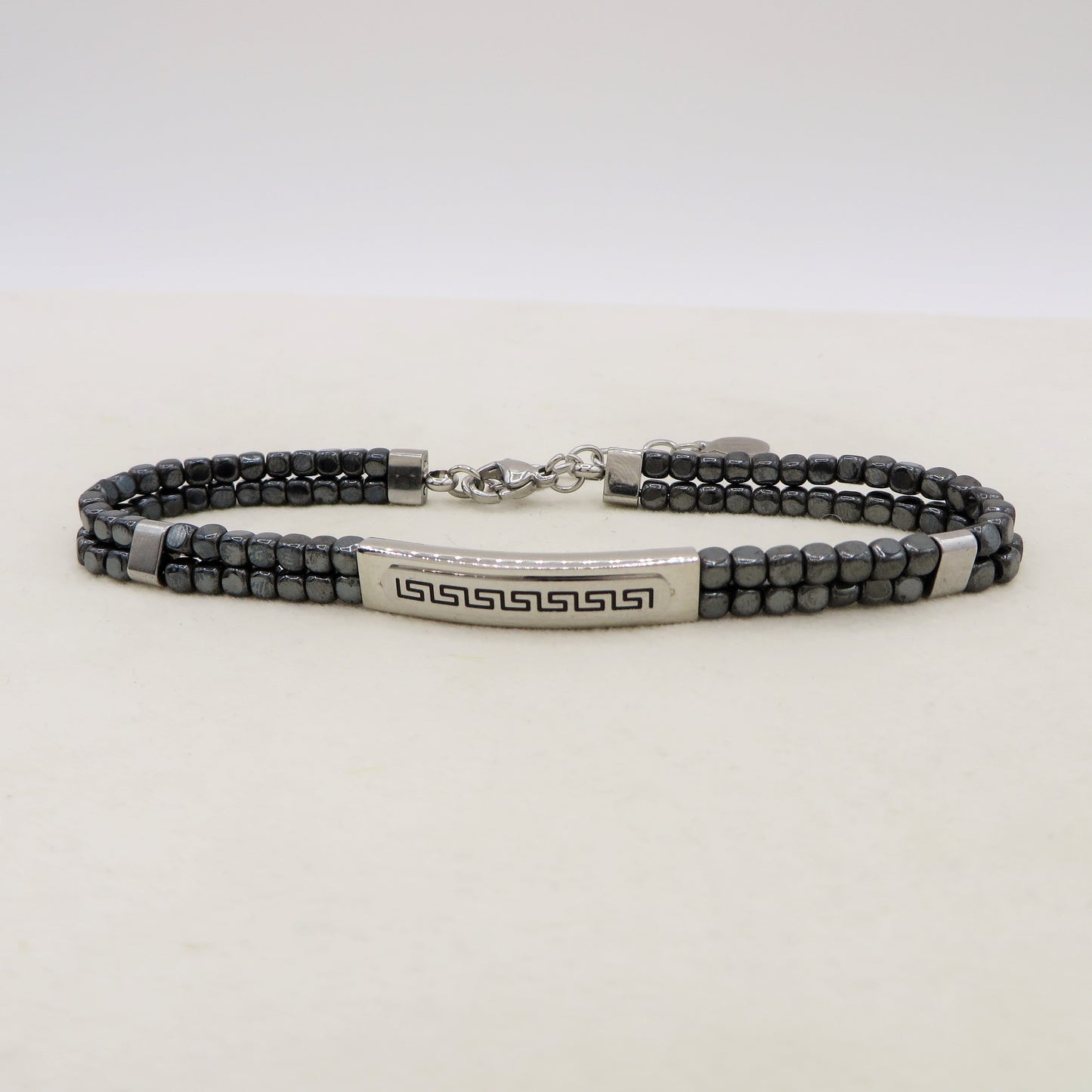 ARES Bracciale uomo Targhetta con greche e cubetti in ematite - ACCIAIO INOSSIDABILE