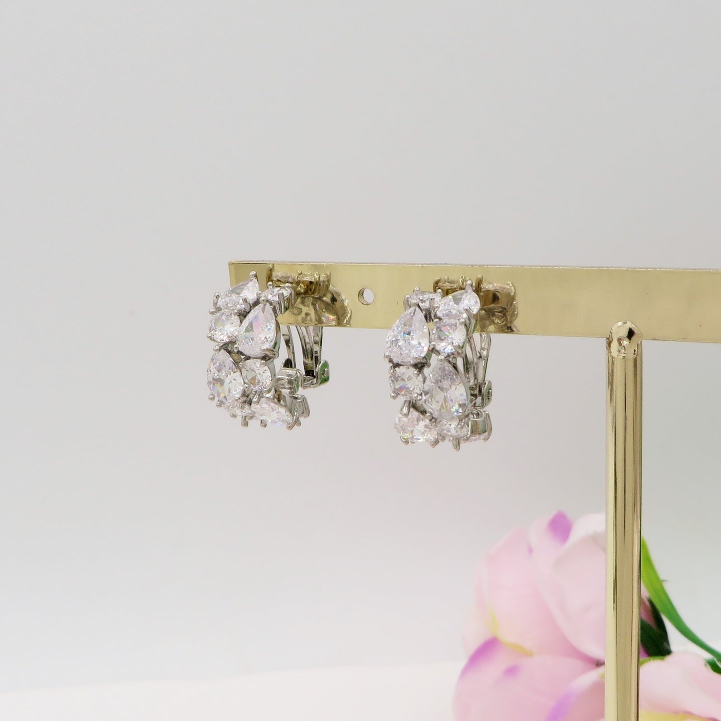 GABRIELLA HOOPS A CLIP - Orecchini a cerchio con Cubic Zirconia AAA - SENZA BUCO
