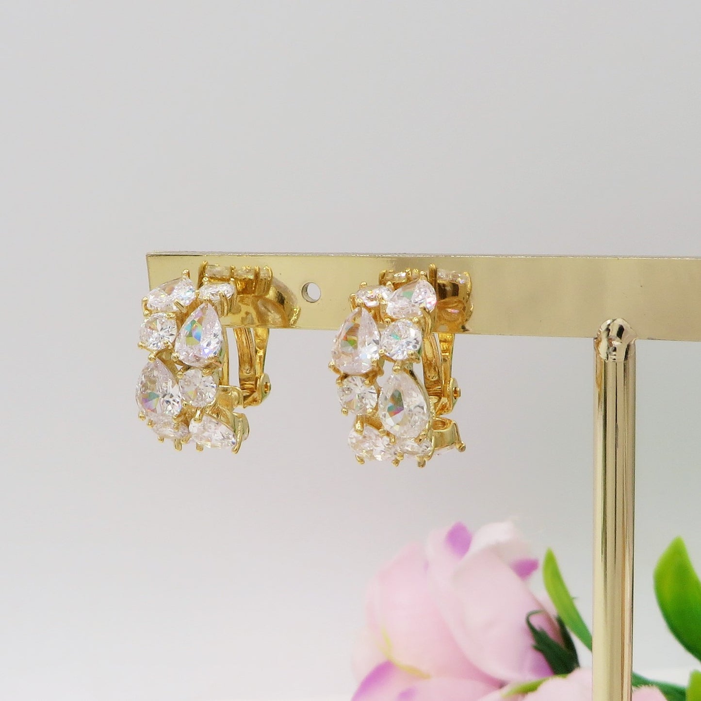 GABRIELLA HOOPS A CLIP - Orecchini a cerchio con Cubic Zirconia AAA - SENZA BUCO