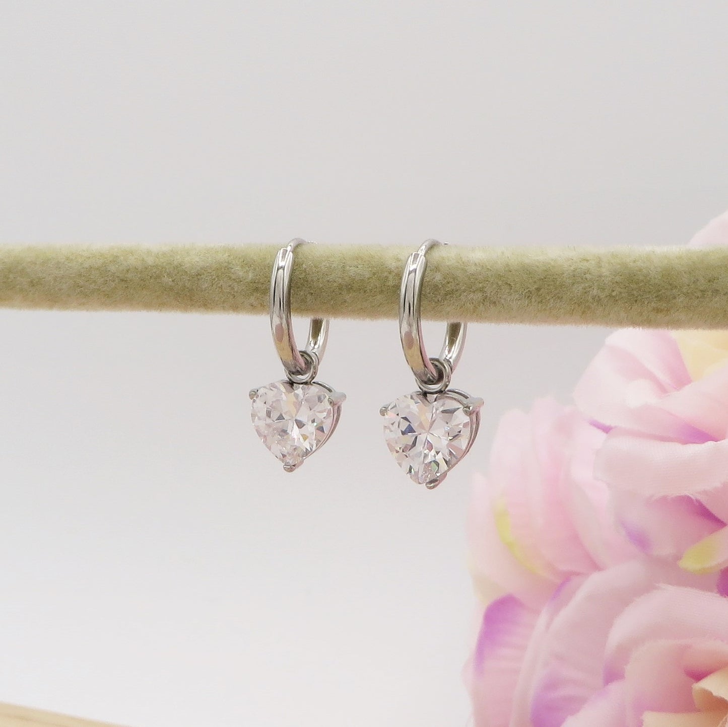 ANNIE - ACCIAIO INOSSIDABILE - Paio Orecchini pendenti in cubic zirconia a forma di cuore