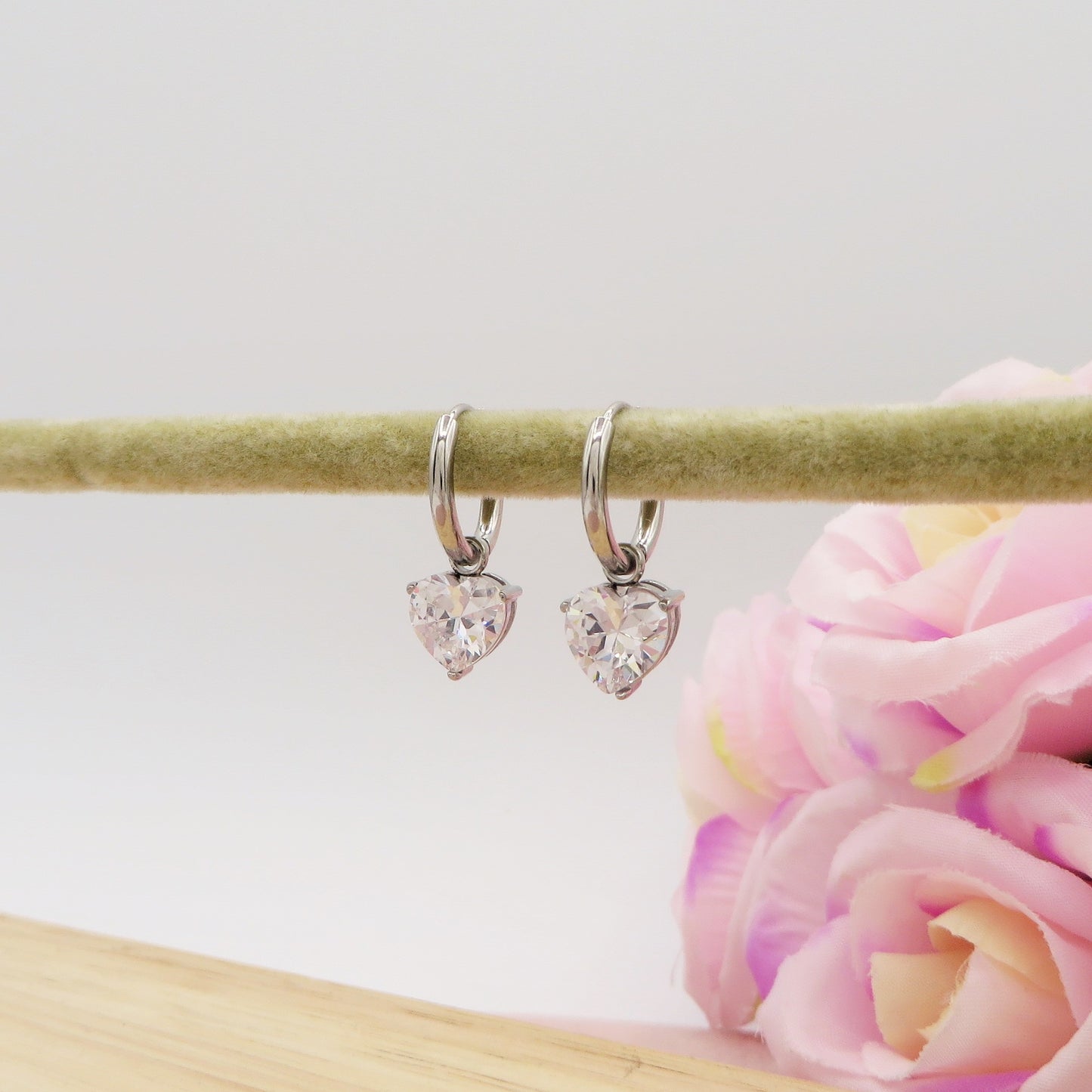 ANNIE - ACCIAIO INOSSIDABILE - Paio Orecchini pendenti in cubic zirconia a forma di cuore