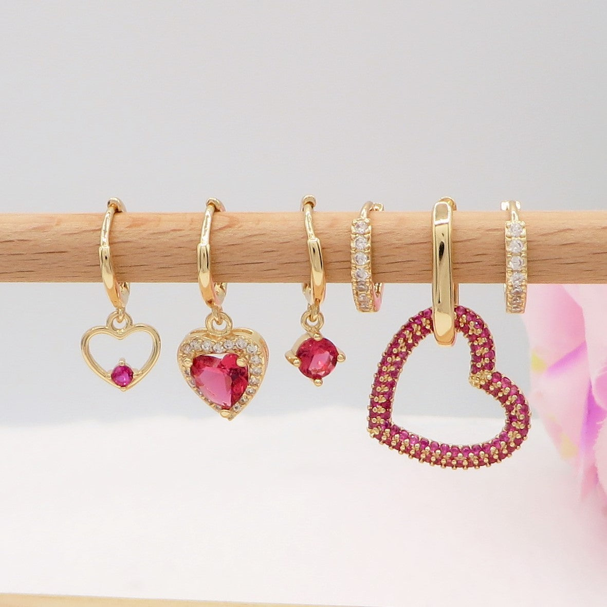 Crystal Diana Set - 6 Orecchini pendenti in cubic zirconia a forma di cuore