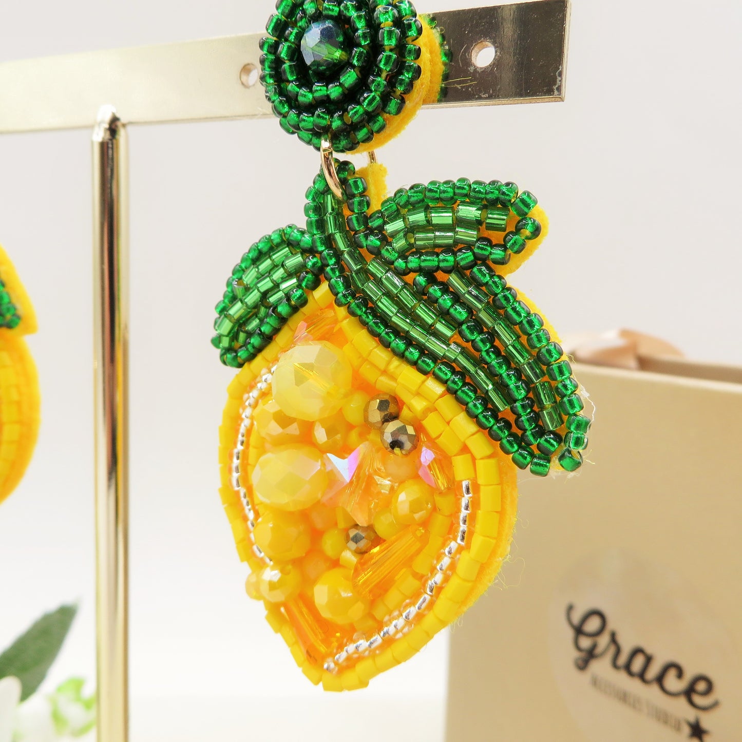 LEMONS - Orecchini pendenti limoni XL ricamati con perline cristallo