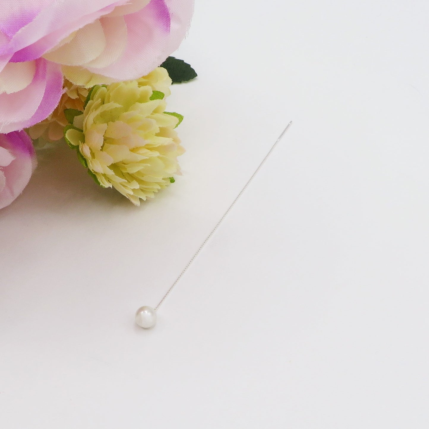 SHINY PEARL - ARGENTO 925 ~ Orecchino filo pendente con perla - saliscendi