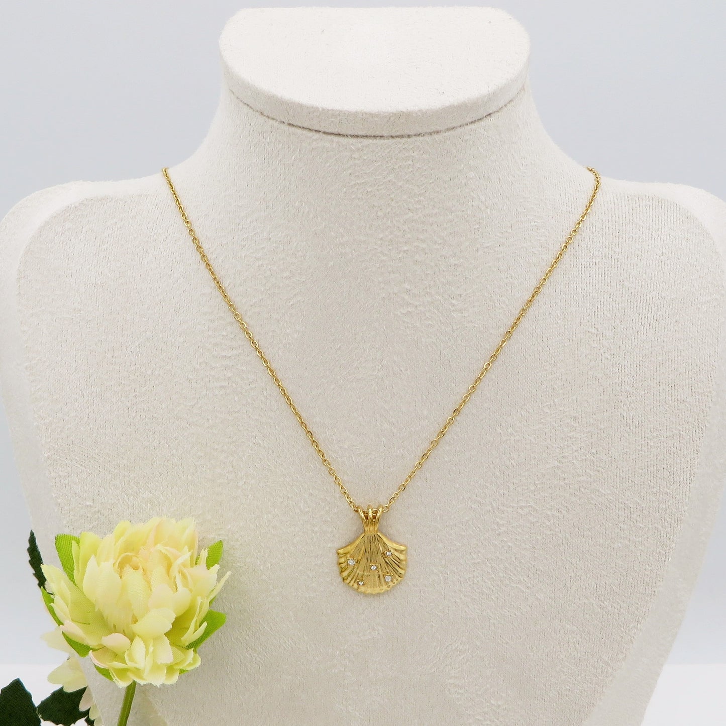 CALYPSO - Collana pendente conchiglia in Acciaio inossidabile e cubic zirconia