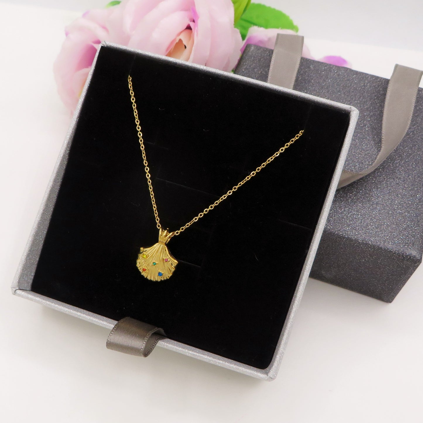 CALYPSO - Collana pendente conchiglia in Acciaio inossidabile e cubic zirconia