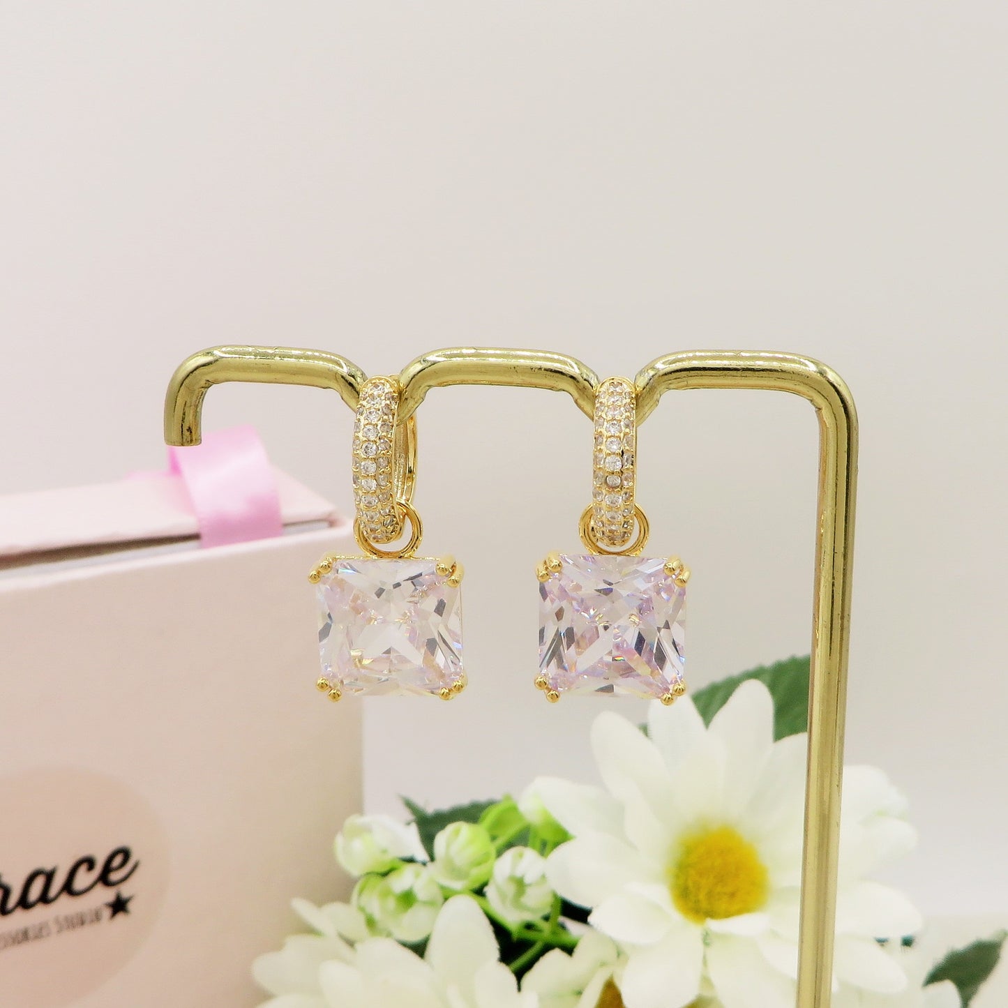 TESSA ~ HOOPS ~ Orecchini mini cerchio con pietra XL in Cubic Zirconia