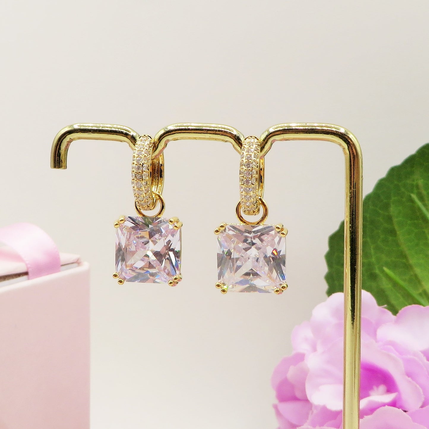 TESSA ~ HOOPS ~ Orecchini mini cerchio con pietra XL in Cubic Zirconia