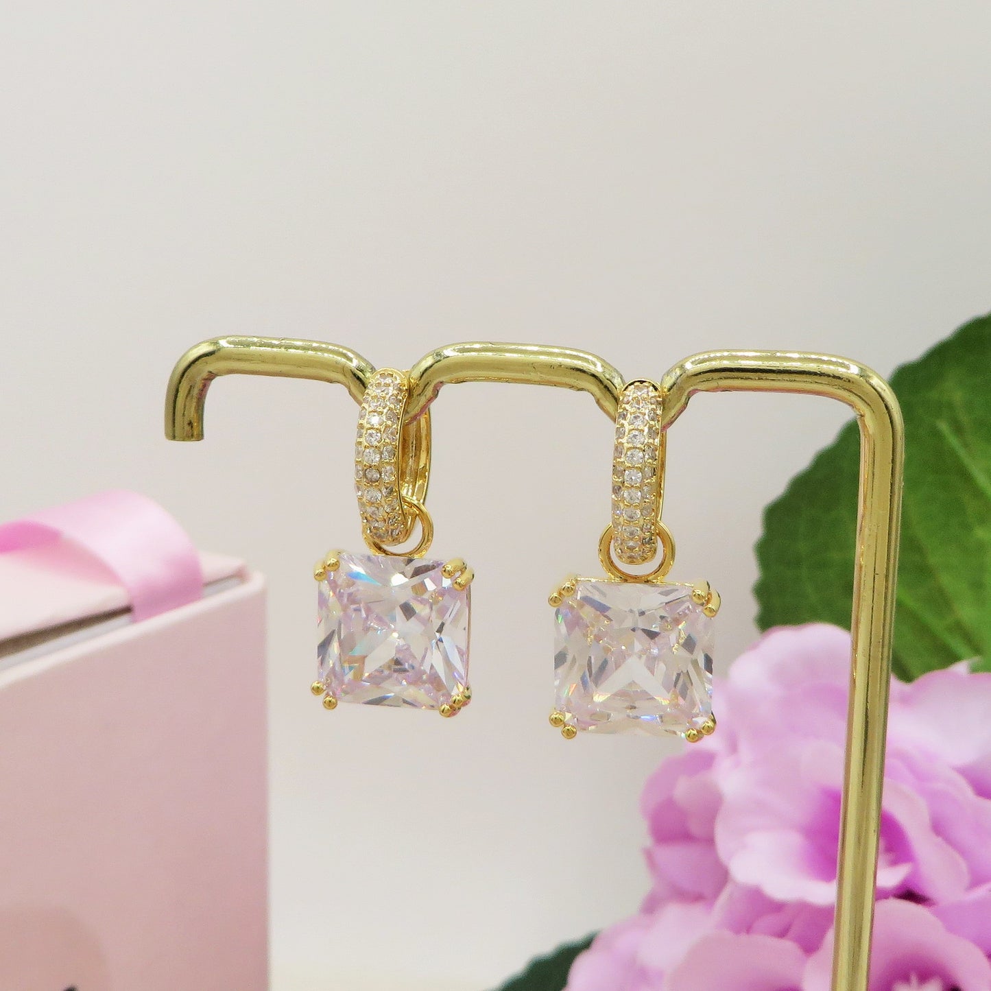 TESSA ~ HOOPS ~ Orecchini mini cerchio con pietra XL in Cubic Zirconia