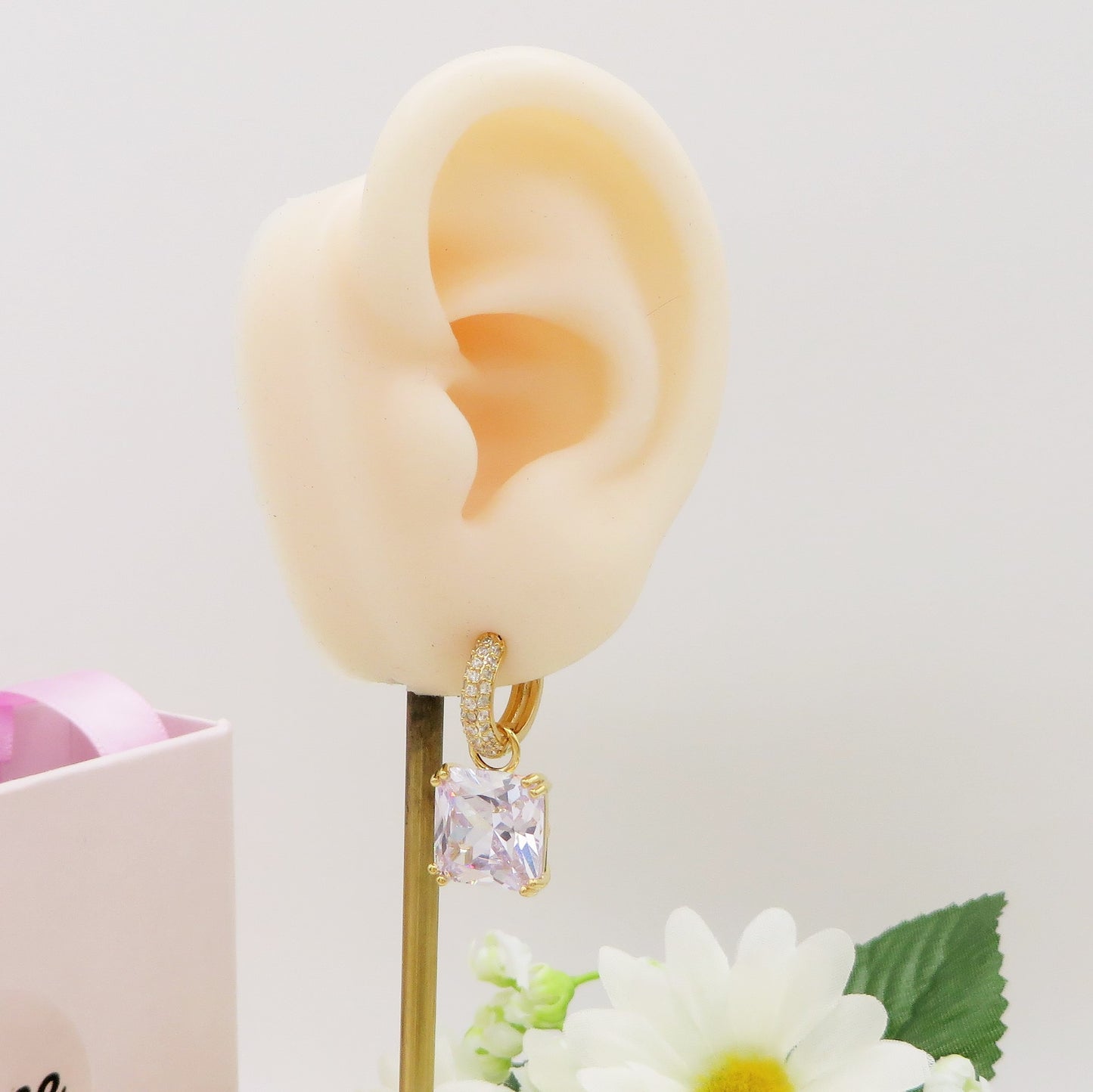 TESSA ~ HOOPS ~ Orecchini mini cerchio con pietra XL in Cubic Zirconia