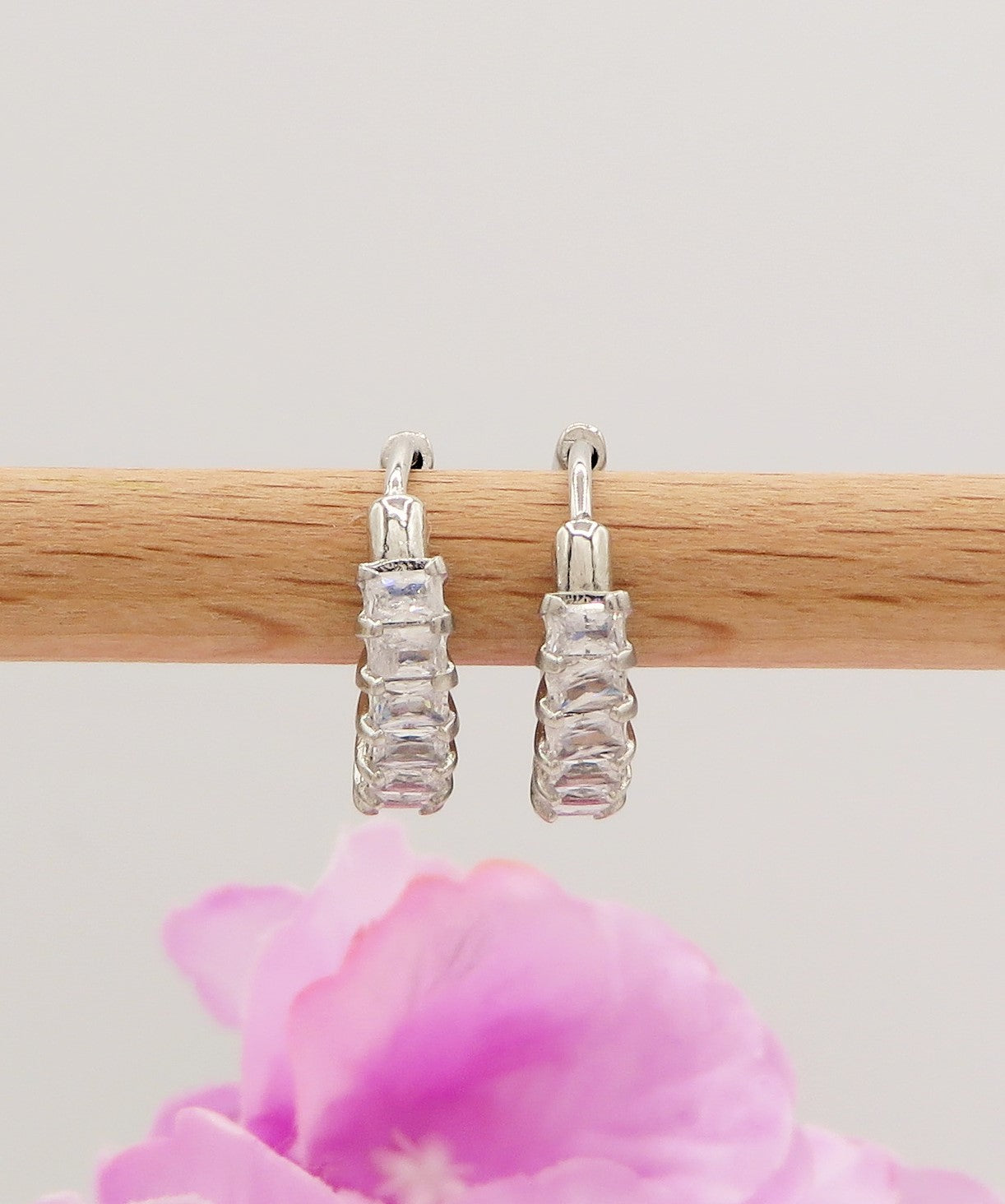 JULIANNE hoops rainbow - acciaio inossidabile- Orecchini mioni cerchio in cubic zirconia taglio baguette
