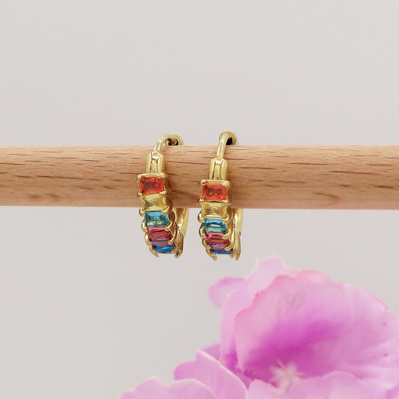 JULIANNE hoops rainbow - acciaio inossidabile- Orecchini mioni cerchio in cubic zirconia taglio baguette